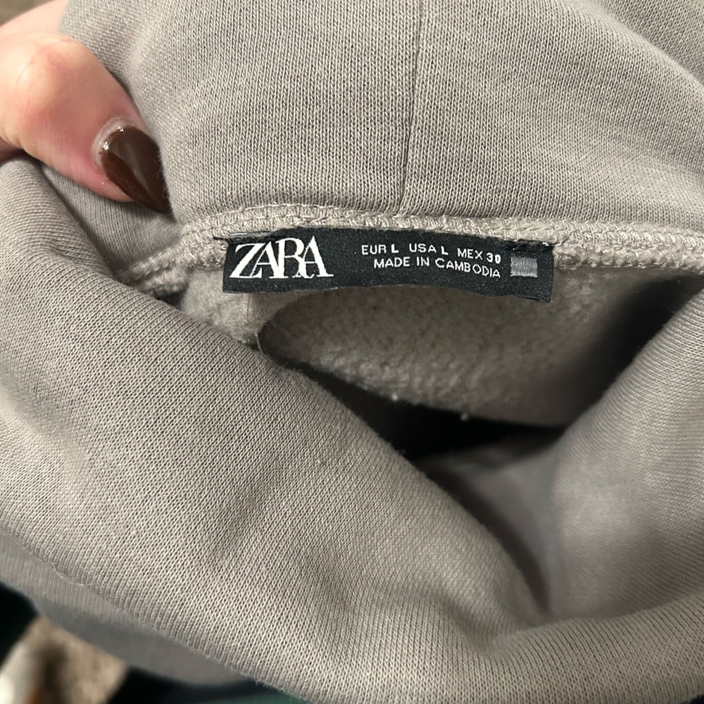 Zara women’s turtleneck sweatshirt gently used large - Picture 3 of 3